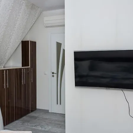 Appartement Acrylic & Pastel *